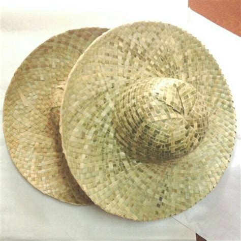 sombrerong buntal|SOMBRERO: Tagalog.